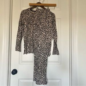 Tahari pajama set